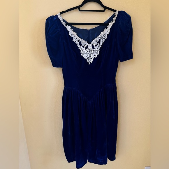 Vintage Gunne Sax by Jessica McClintock Blue Velvet with Lace Size 5 - Picture 2 of 6